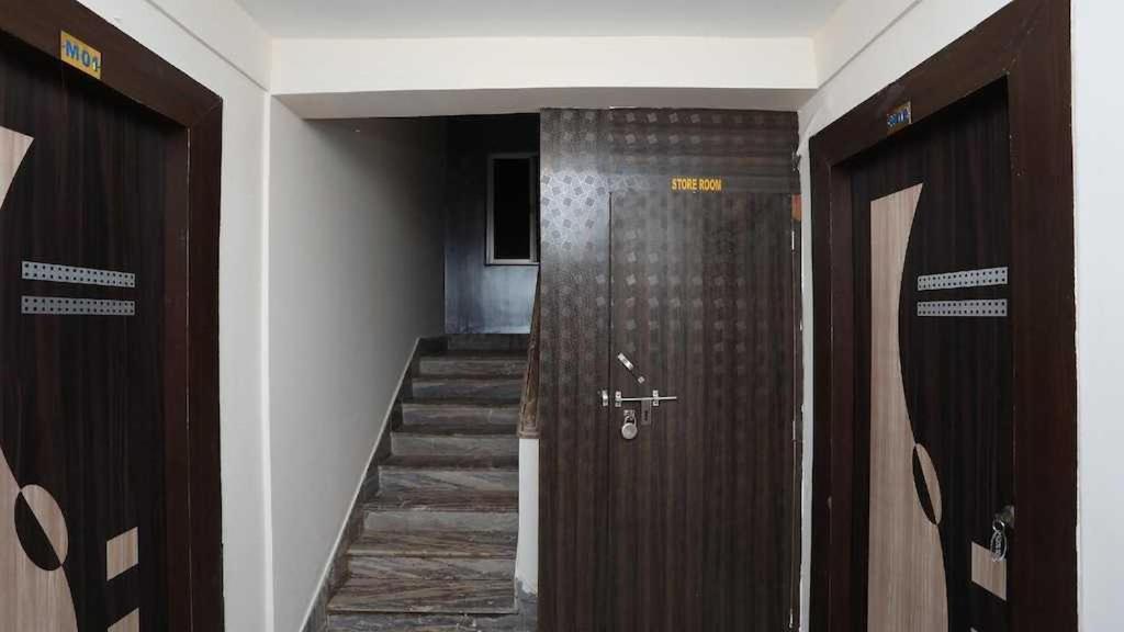 Oyo Royal Ruby Enclave Hotell Puri Exteriör bild