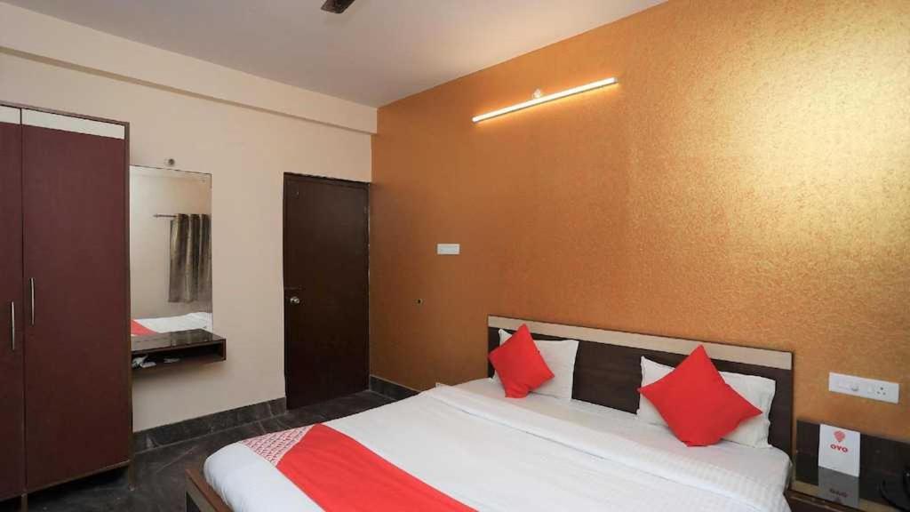 Oyo Royal Ruby Enclave Hotell Puri Exteriör bild